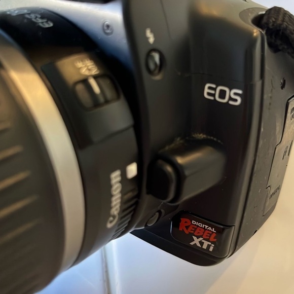 Canon EOS Rebel XTI Digital camera with Extra Lens (75-300 mm) - Picture 5 of 9